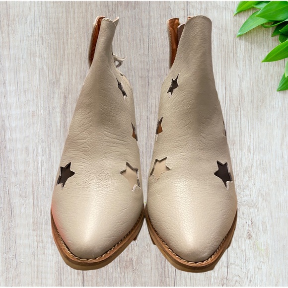 SILVIA COBOS SIZE 8 SHOOT FOR THE MOON ANKLE BOOTS NIB - Picture 4 of 8